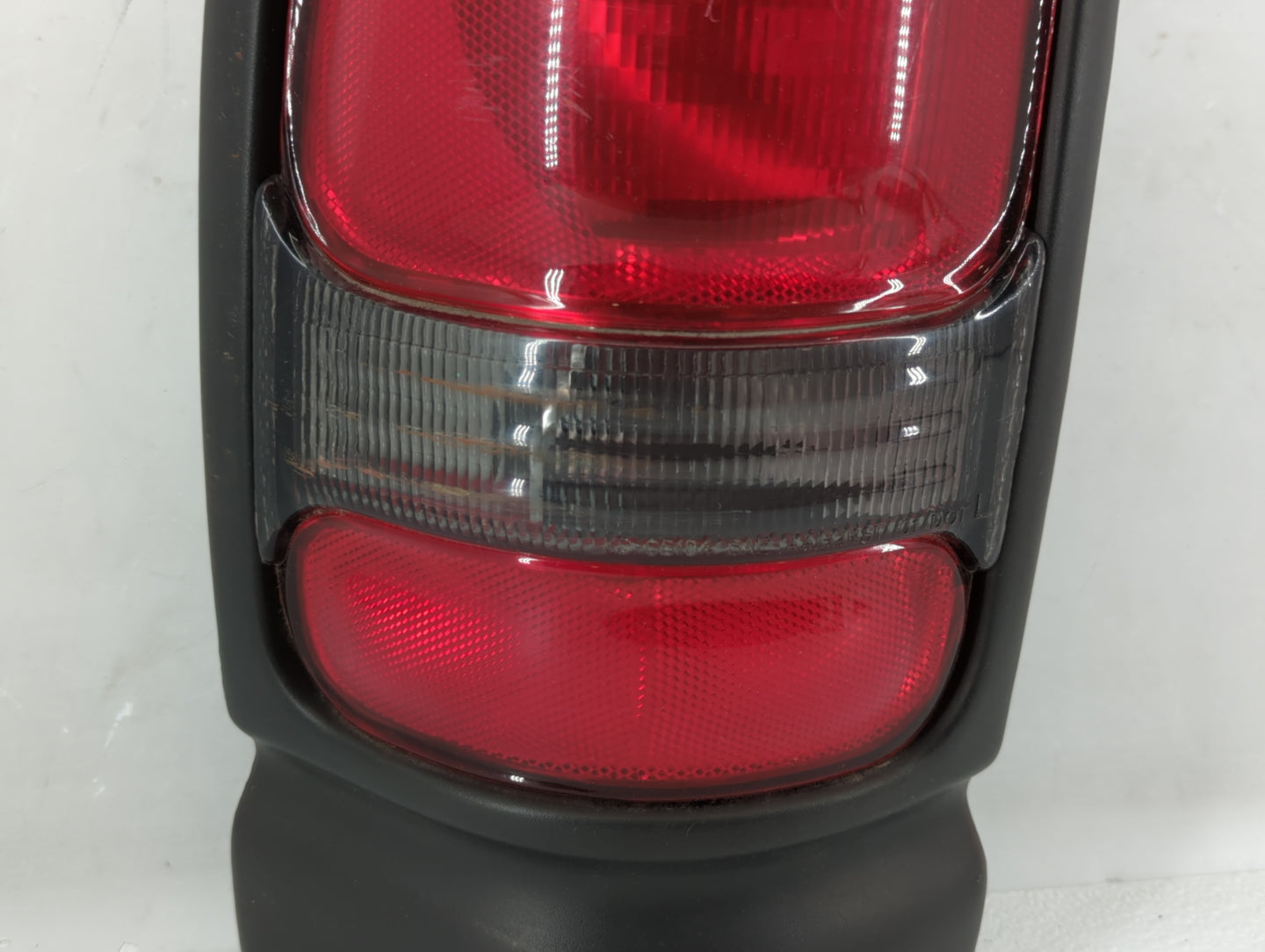 1994-2001 Dodge Ram 1500 Tail Light Assembly Driver Left OEM P/N:KS-CS104 Fits Fits 1994 1995 1996 1997 1998 1999 2000 2001 