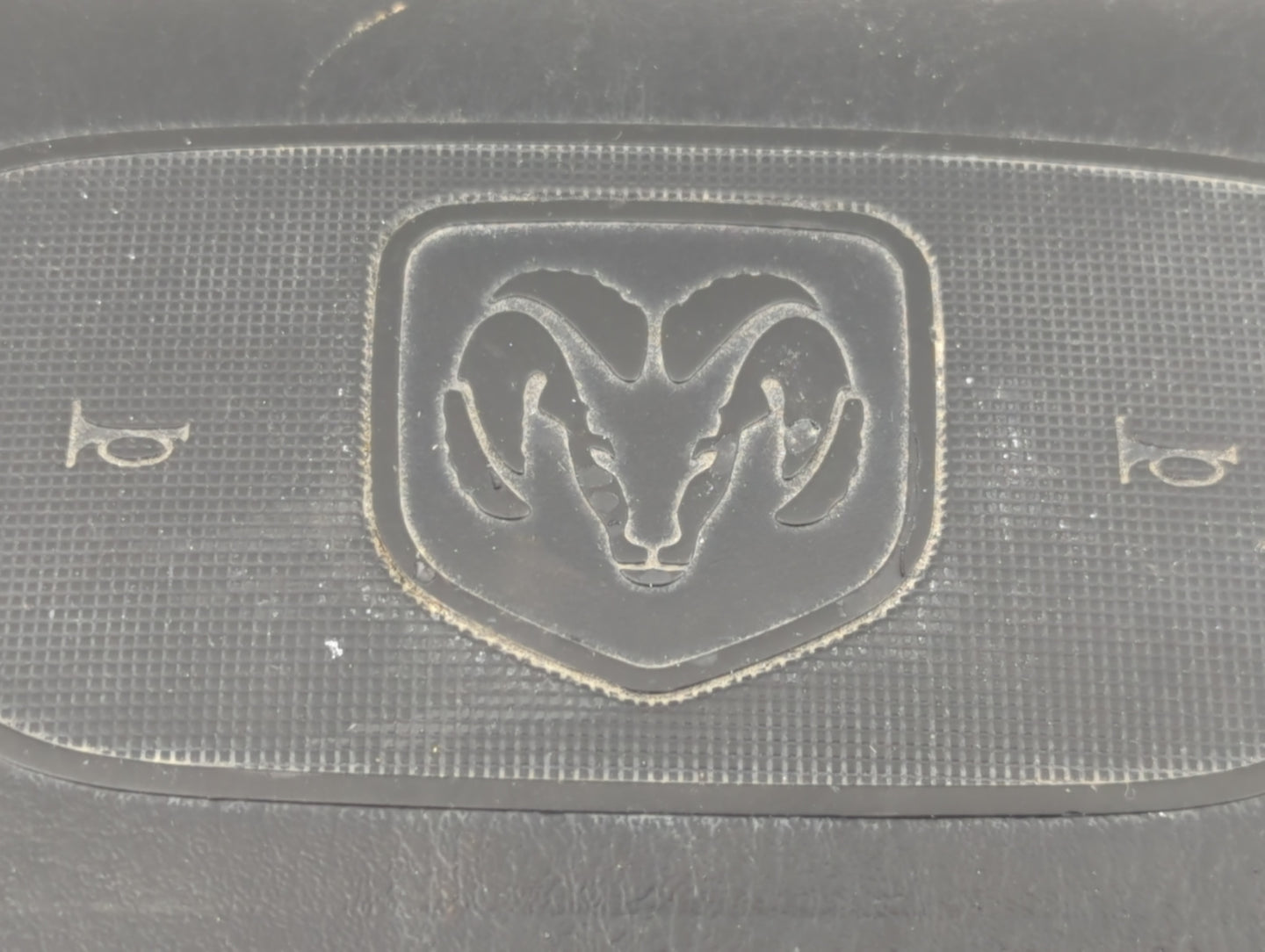 1997-1998 Dodge Ram 1500 Air Bag Driver Left Steering Wheel Mounted - Oemusedautoparts1.com