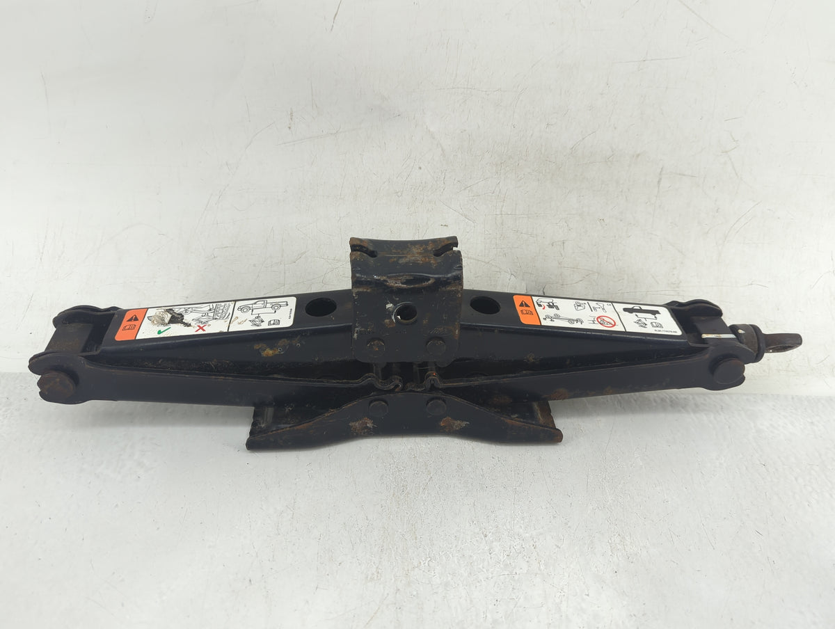 1998 Dodge Dakota (mid-size) Dakota Spare Scissor Car Jack - Oemusedautoparts1.com