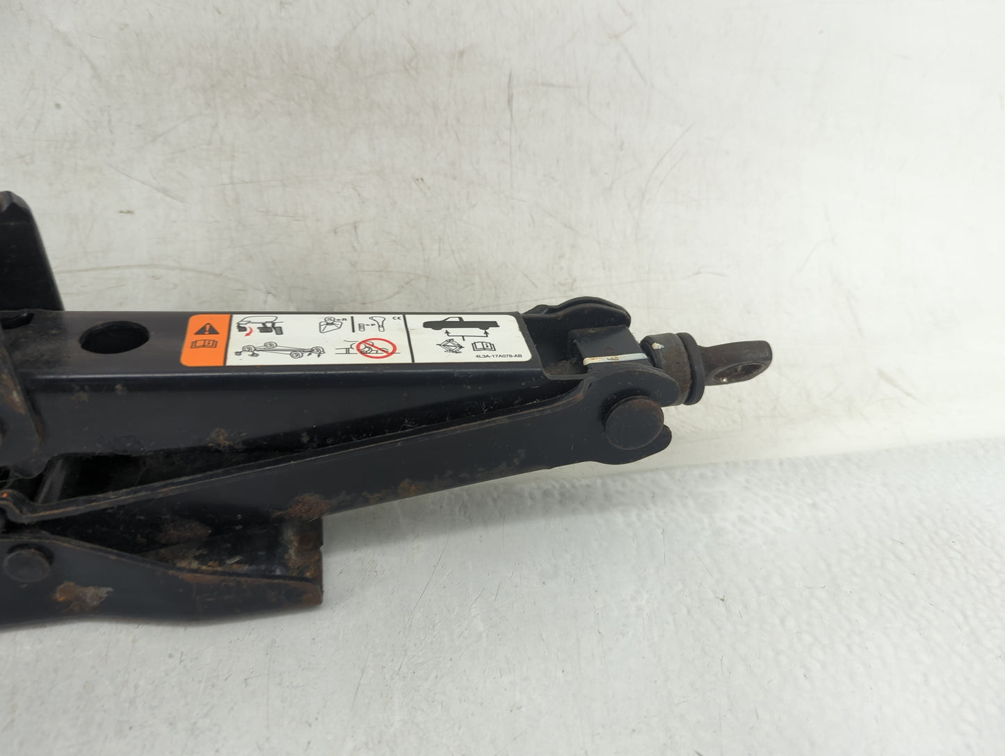 1998 Dodge Dakota (mid-size) Dakota Spare Scissor Car Jack - Oemusedautoparts1.com
