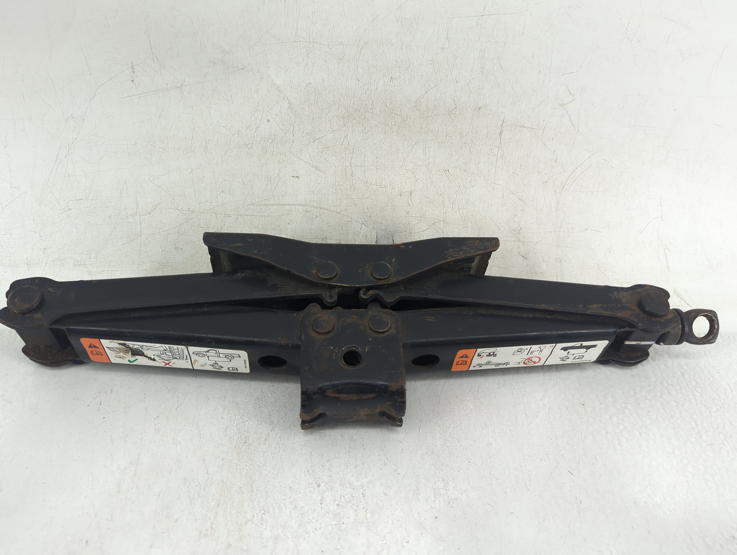 1998 Dodge Dakota (mid-size) Dakota Spare Scissor Car Jack - Oemusedautoparts1.com
