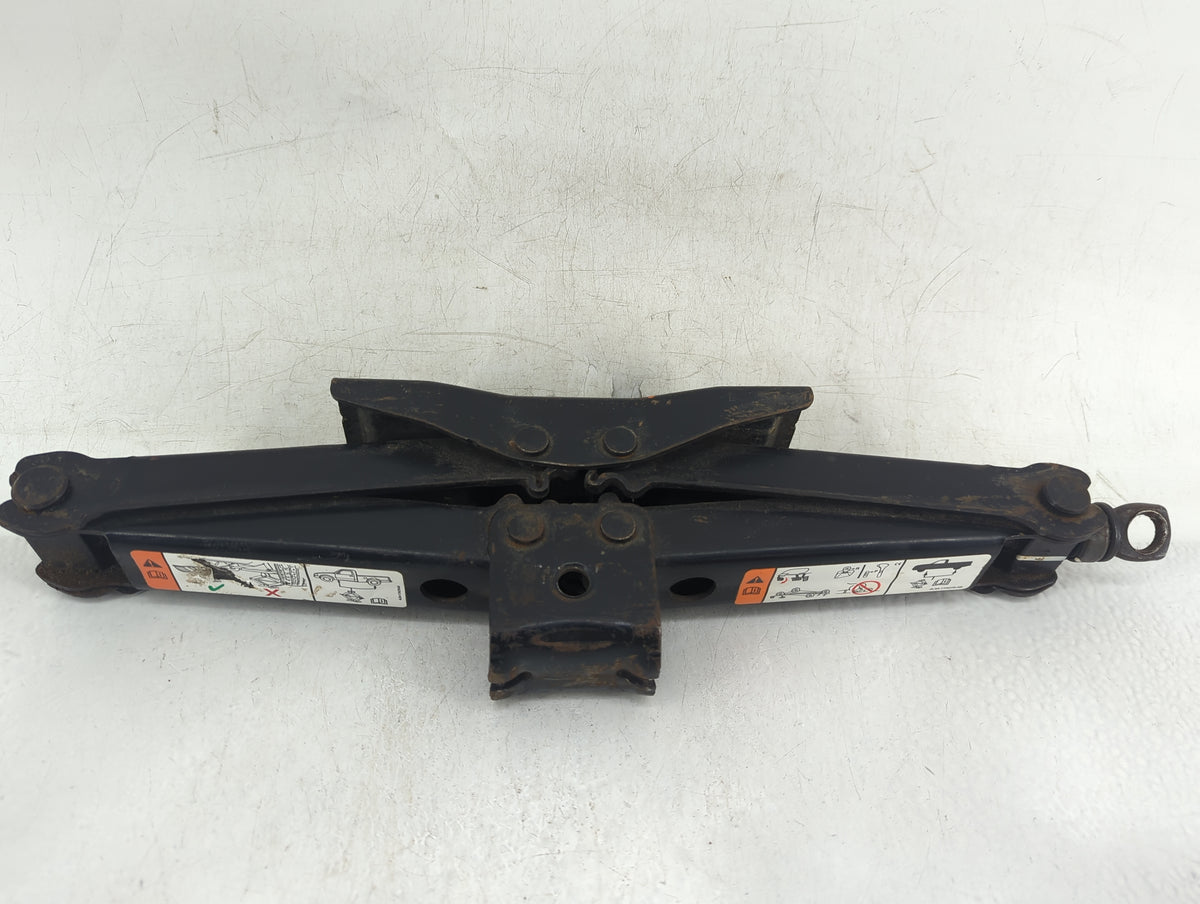1998 Dodge Dakota (mid-size) Dakota Spare Scissor Car Jack - Oemusedautoparts1.com