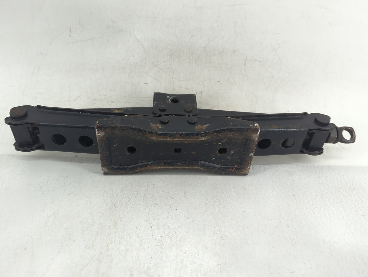1998 Dodge Dakota (mid-size) Dakota Spare Scissor Car Jack - Oemusedautoparts1.com
