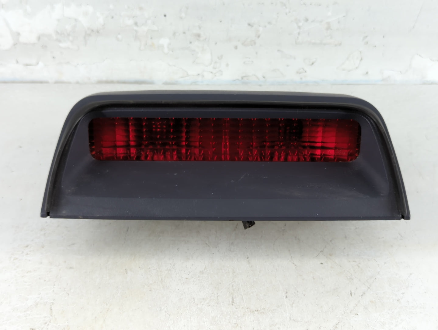 1998 Ford Crown Victoria Third Brake Light Tail Light P/N:E-10-7175-00 Fits OEM Used Auto Parts - Oemusedautoparts1.com