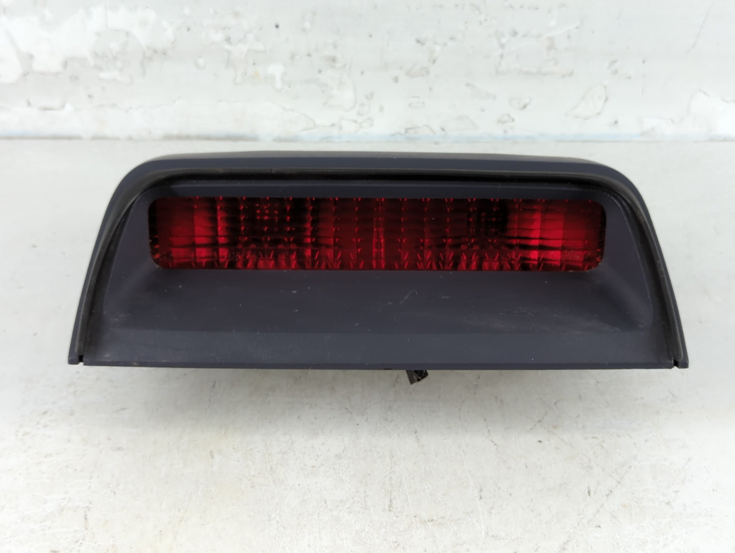 1998 Ford Crown Victoria Third Brake Light Tail Light P/N:E-10-7175-00 Fits OEM Used Auto Parts - Oemusedautoparts1.com