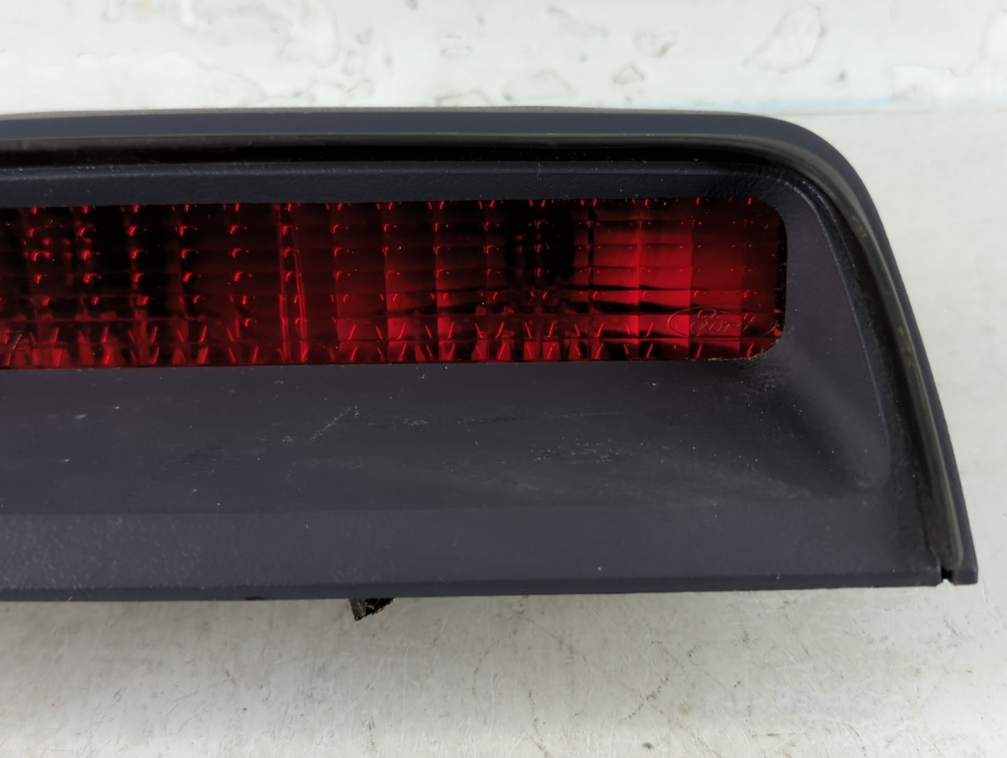 1998 Ford Crown Victoria Third Brake Light Tail Light P/N:E-10-7175-00 Fits OEM Used Auto Parts - Oemusedautoparts1.com