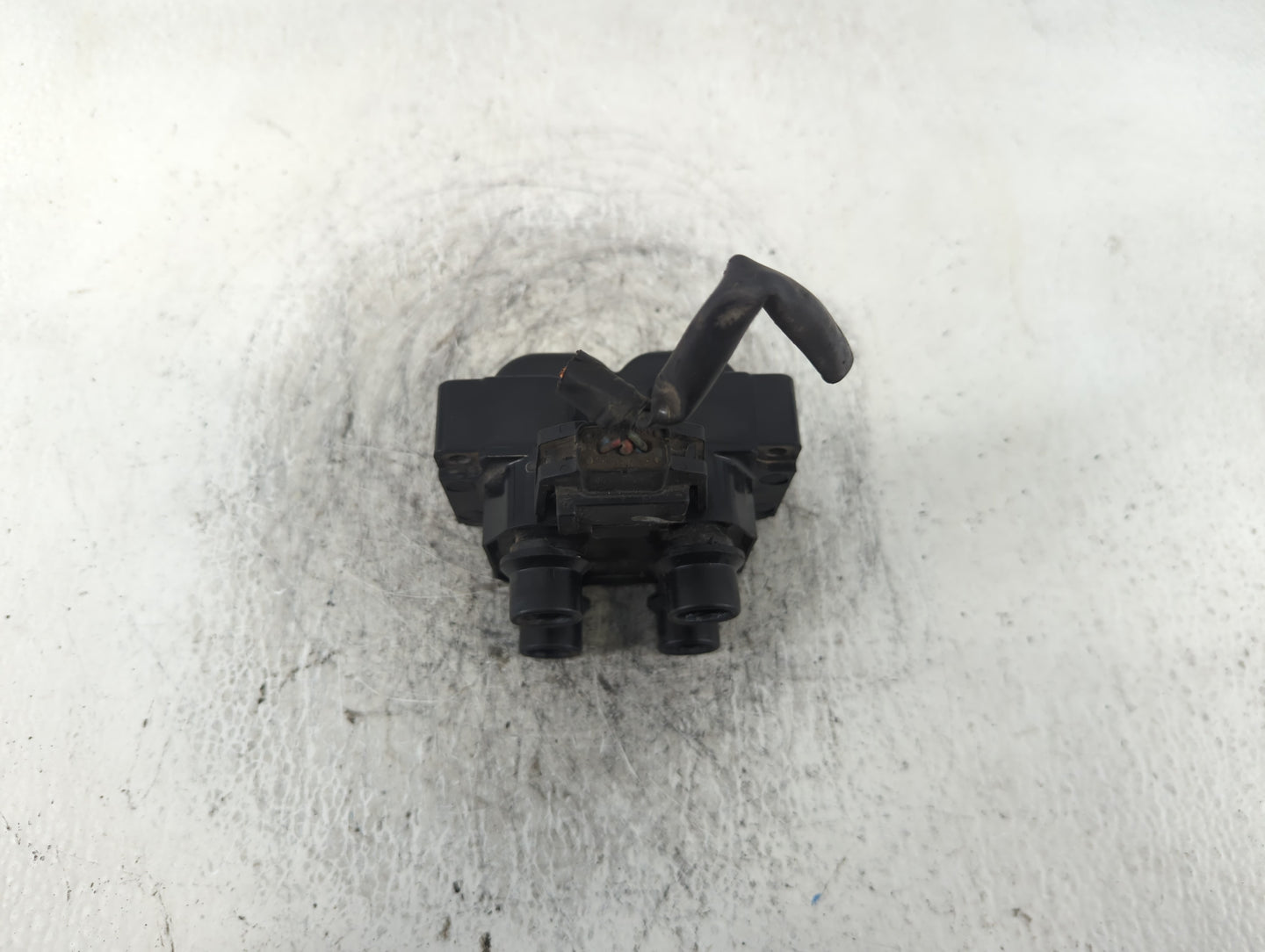 1998 Ford Escort Engine Ignition Distributor OEM P/N:C924VC Fits OEM Used Auto Parts - Oemusedautoparts1.com