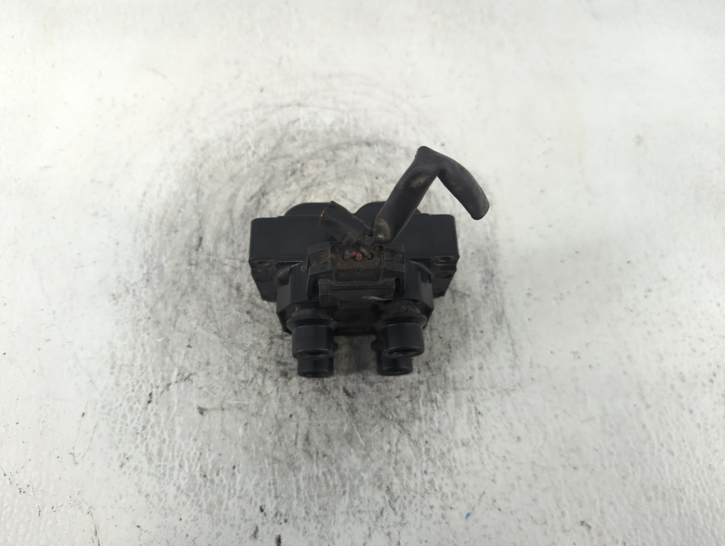 1998 Ford Escort Engine Ignition Distributor OEM P/N:C924VC Fits OEM Used Auto Parts - Oemusedautoparts1.com