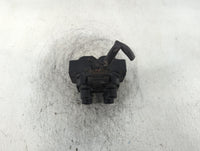 1998 Ford Escort Engine Ignition Distributor OEM P/N:C924VC Fits OEM Used Auto Parts - Oemusedautoparts1.com