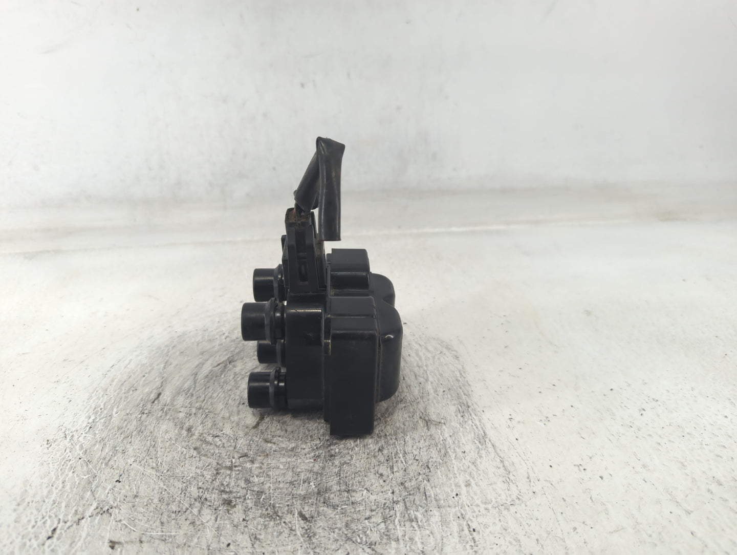 1998 Ford Escort Engine Ignition Distributor OEM P/N:C924VC Fits OEM Used Auto Parts - Oemusedautoparts1.com