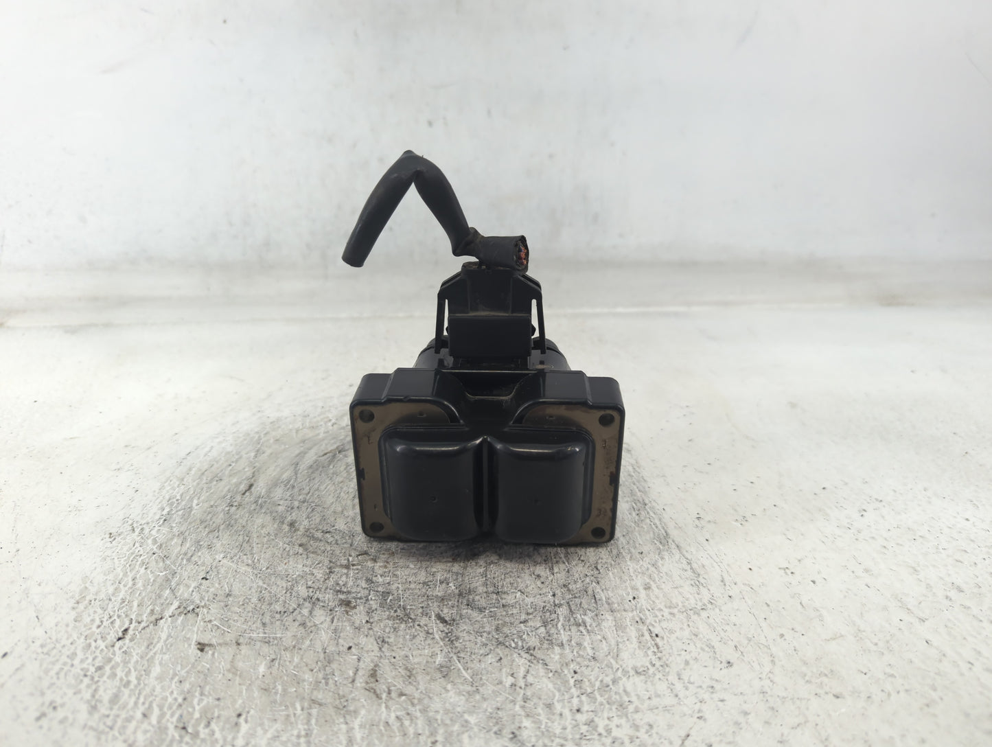 1998 Ford Escort Engine Ignition Distributor OEM P/N:C924VC Fits OEM Used Auto Parts - Oemusedautoparts1.com