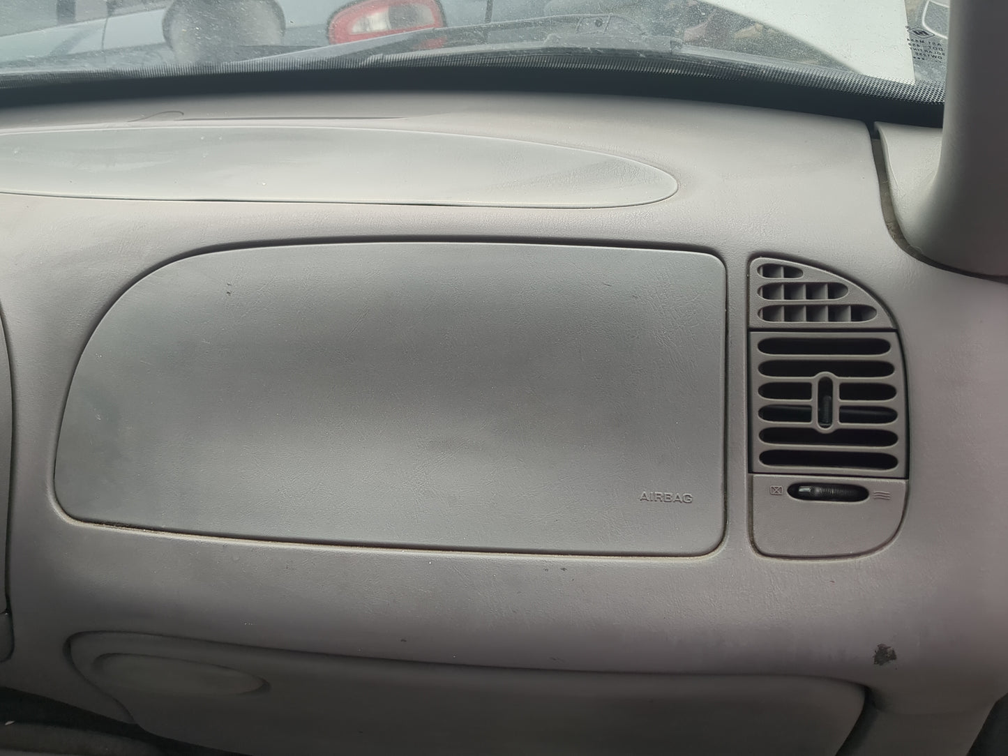 1998 Ford Expedition Air Bag Passenger Right Dashboard OEM Fits OEM Used Auto Parts - Oemusedautoparts1.com