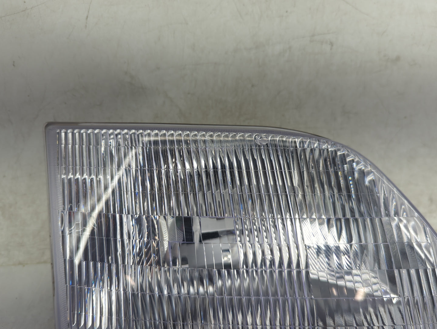 Ford Expedition Passenger Right Oem Head Light Headlight Lamp 1155630 - Oemusedautoparts1.com