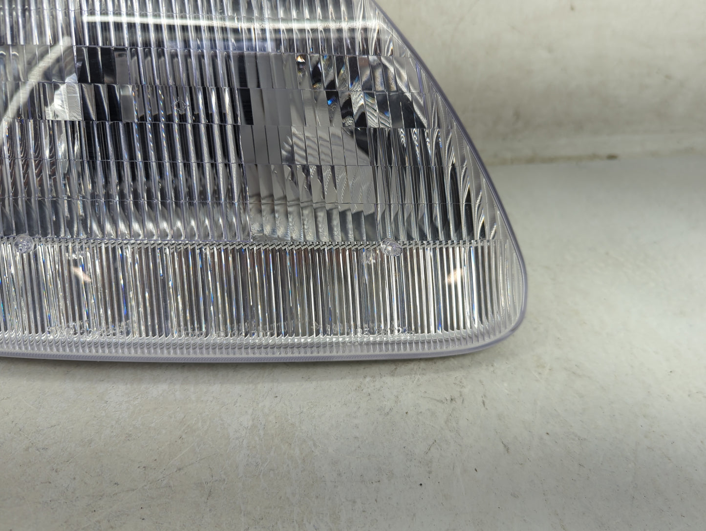 Ford Expedition Passenger Right Oem Head Light Headlight Lamp 1155630 - Oemusedautoparts1.com