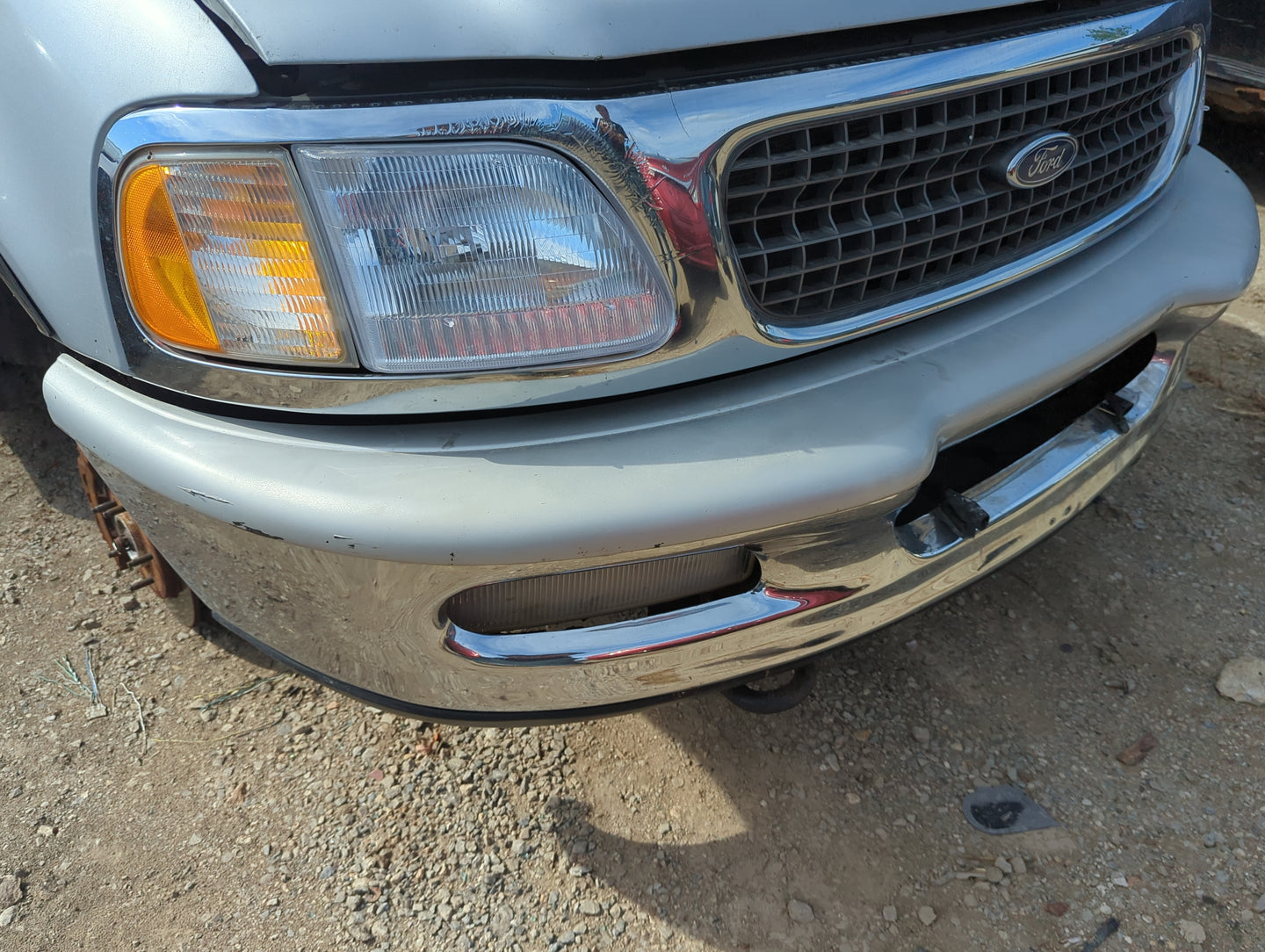 1997-1998 Ford Expedition Front Bumper - Oem - Oemusedautoparts1.com