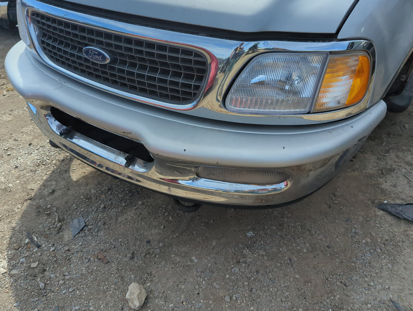 1997-1998 Ford Expedition Front Bumper - Oem - Oemusedautoparts1.com