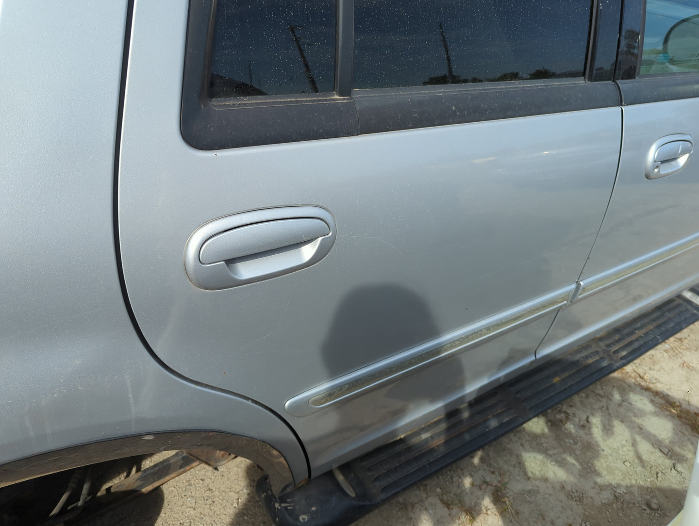 1997-2002 Ford Expedition Passenger Rear Door Oem - Oemusedautoparts1.com