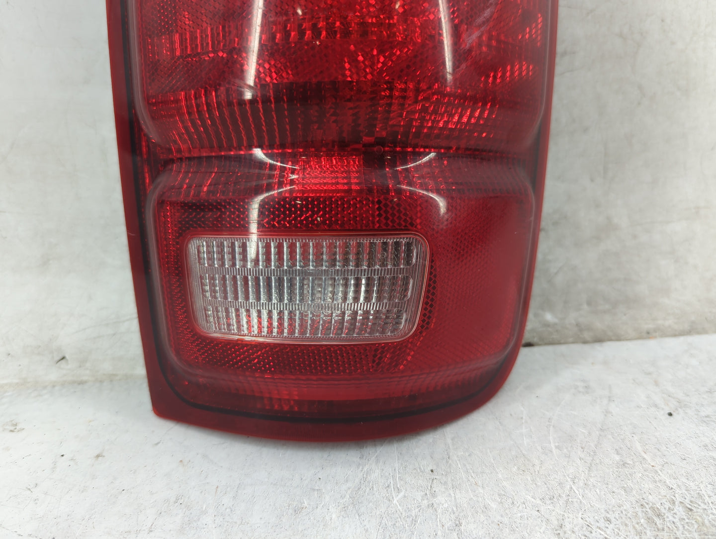1997-2002 Ford Expedition Tail Light Assembly Passenger Right OEM Fits Fits 1997 1998 1999 2000 2001 2002 OEM Used Auto Part