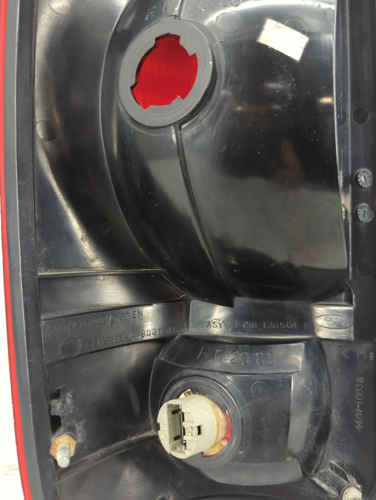 1997-2002 Ford Expedition Tail Light Assembly Passenger Right OEM Fits Fits 1997 1998 1999 2000 2001 2002 OEM Used Auto Part