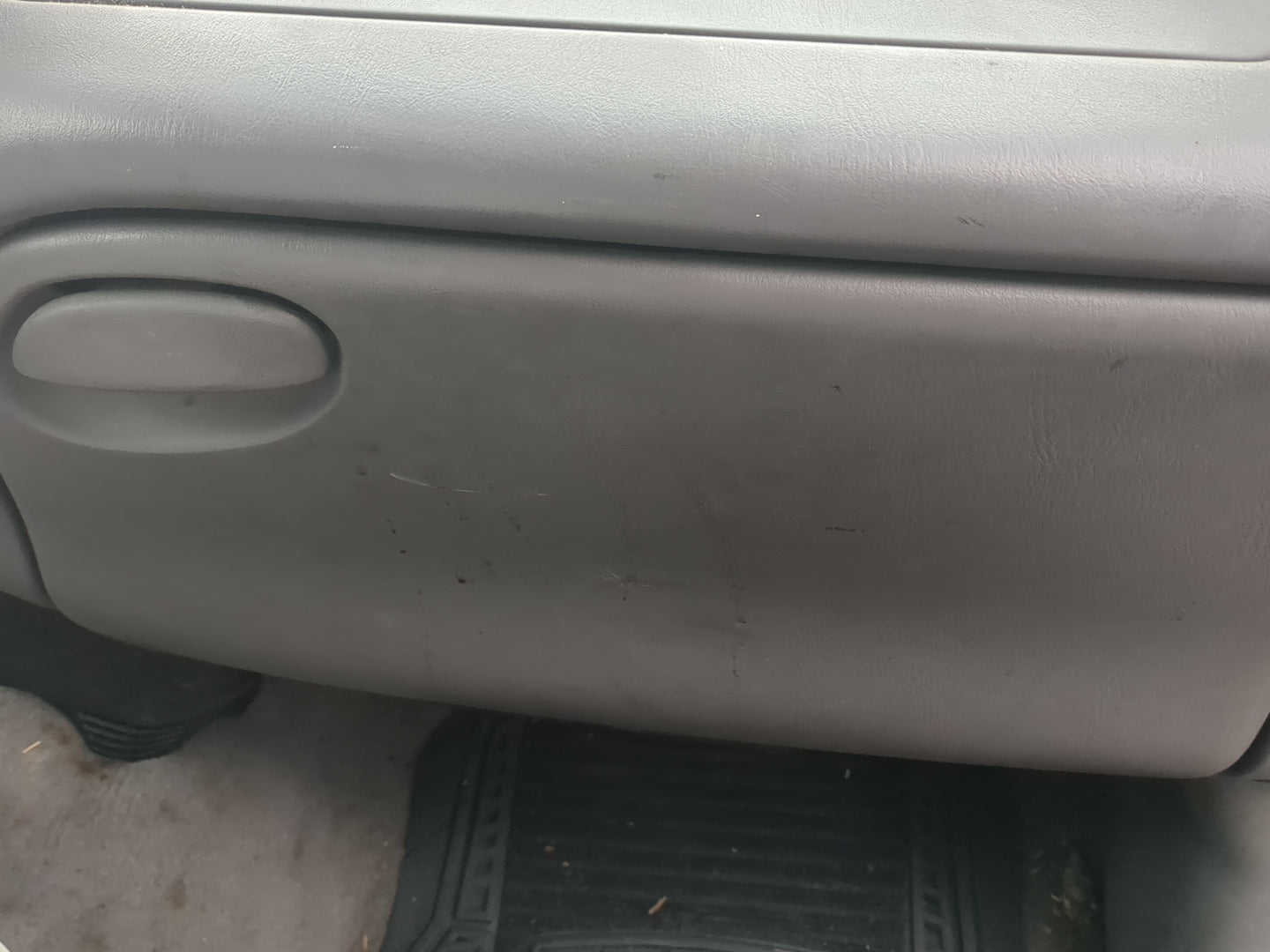 1998 Ford Expedition Passenger Glove Box Door Storage Compartment - Oemusedautoparts1.com