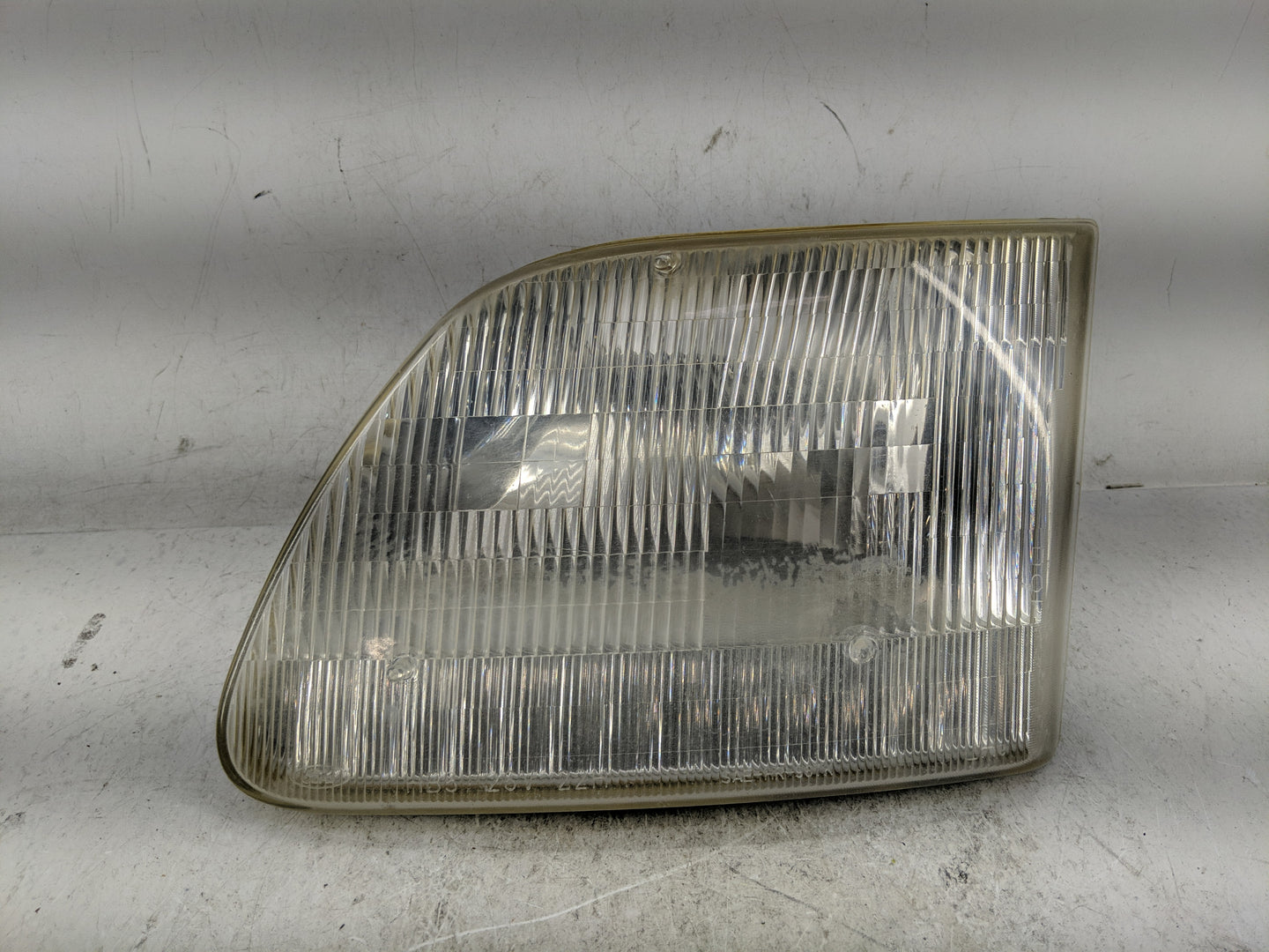 1997-2002 Ford Expedition Driver Left Oem Head Light Headlight Lamp - Oemusedautoparts1.com
