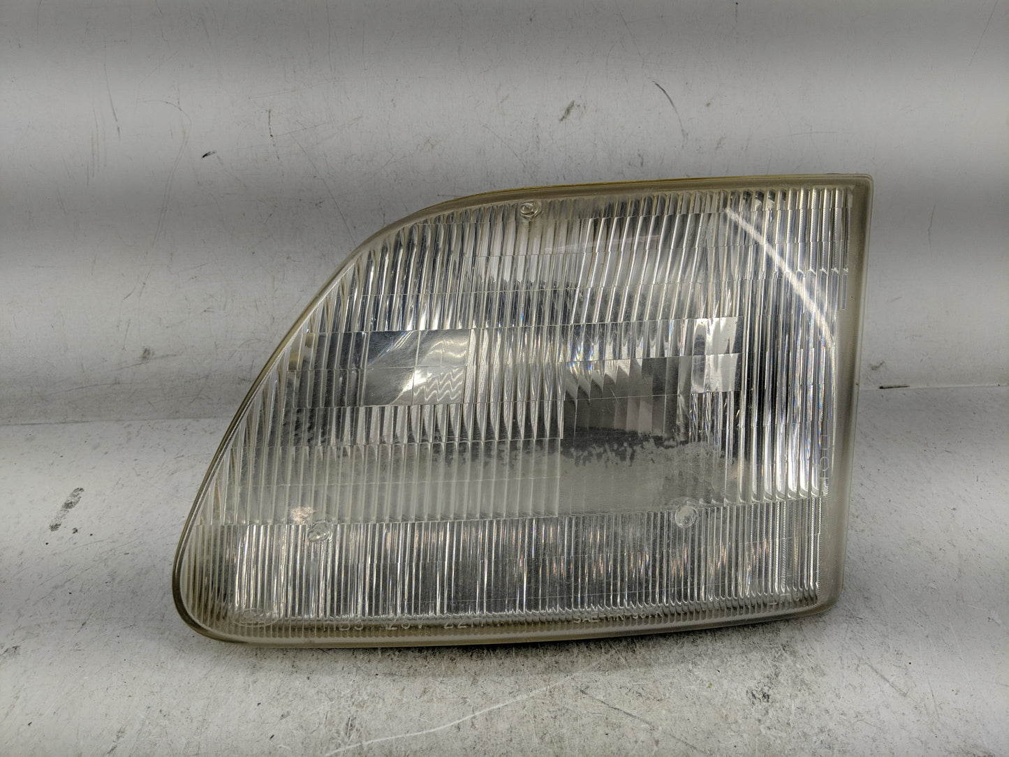 1997-2002 Ford Expedition Driver Left Oem Head Light Headlight Lamp - Oemusedautoparts1.com