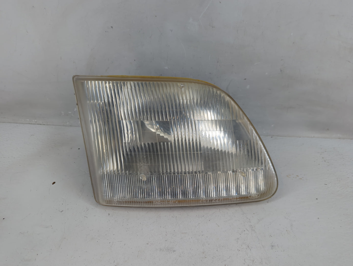 Ford Expedition Passenger Right Oem Head Light Headlight Lamp - Oemusedautoparts1.com