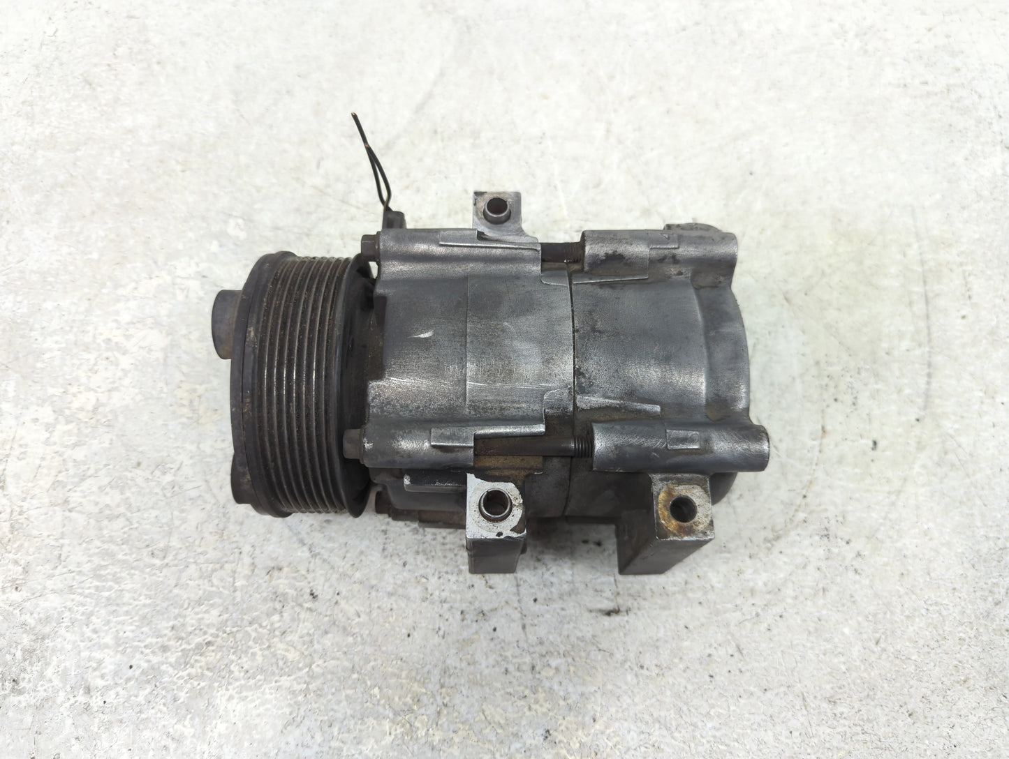 1997-2002 Ford Expedition Air Conditioning A/c Ac Compressor Oem - Oemusedautoparts1.com