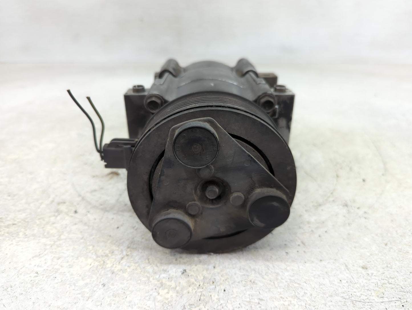 1997-2002 Ford Expedition Air Conditioning A/c Ac Compressor Oem - Oemusedautoparts1.com