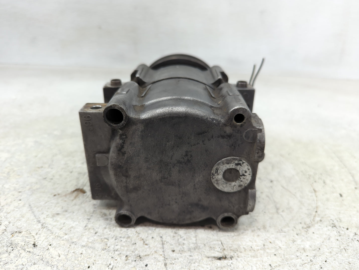 1997-2002 Ford Expedition Air Conditioning A/c Ac Compressor Oem - Oemusedautoparts1.com