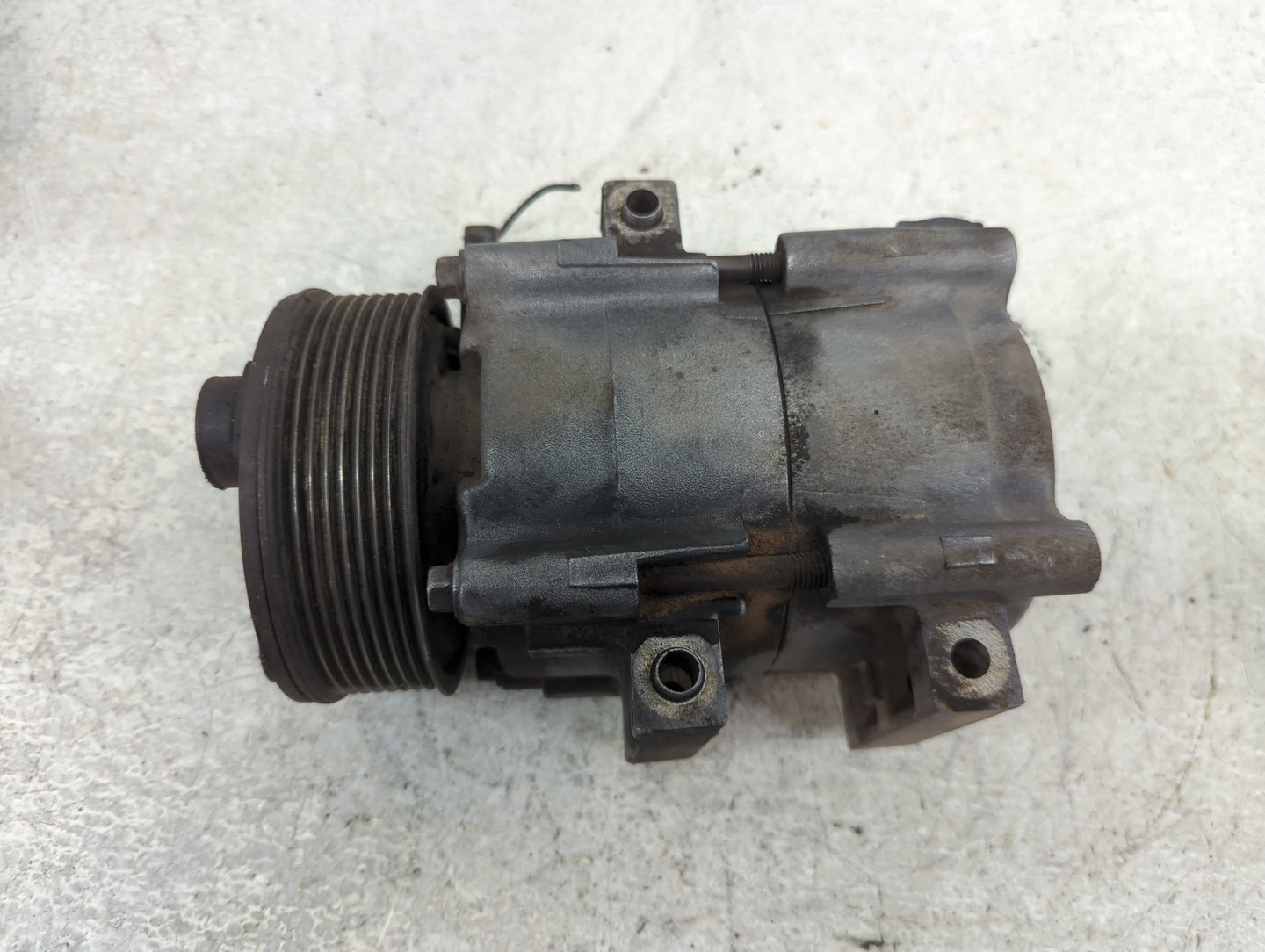 1997-2002 Ford Expedition Air Conditioning A/c Ac Compressor Oem - Oemusedautoparts1.com