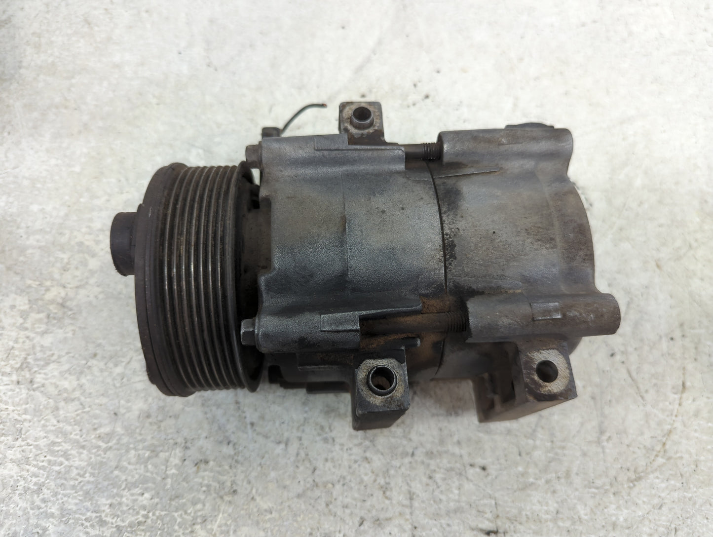 1997-2002 Ford Expedition Air Conditioning A/c Ac Compressor Oem - Oemusedautoparts1.com