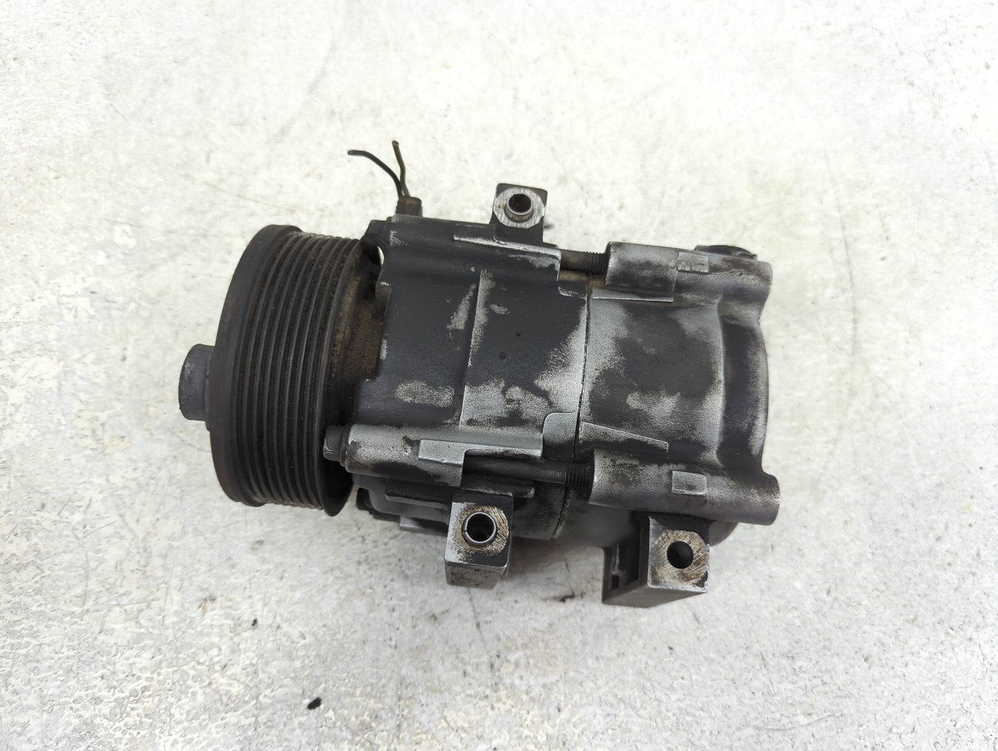 1997-2002 Ford Expedition Air Conditioning A/c Ac Compressor Oem - Oemusedautoparts1.com