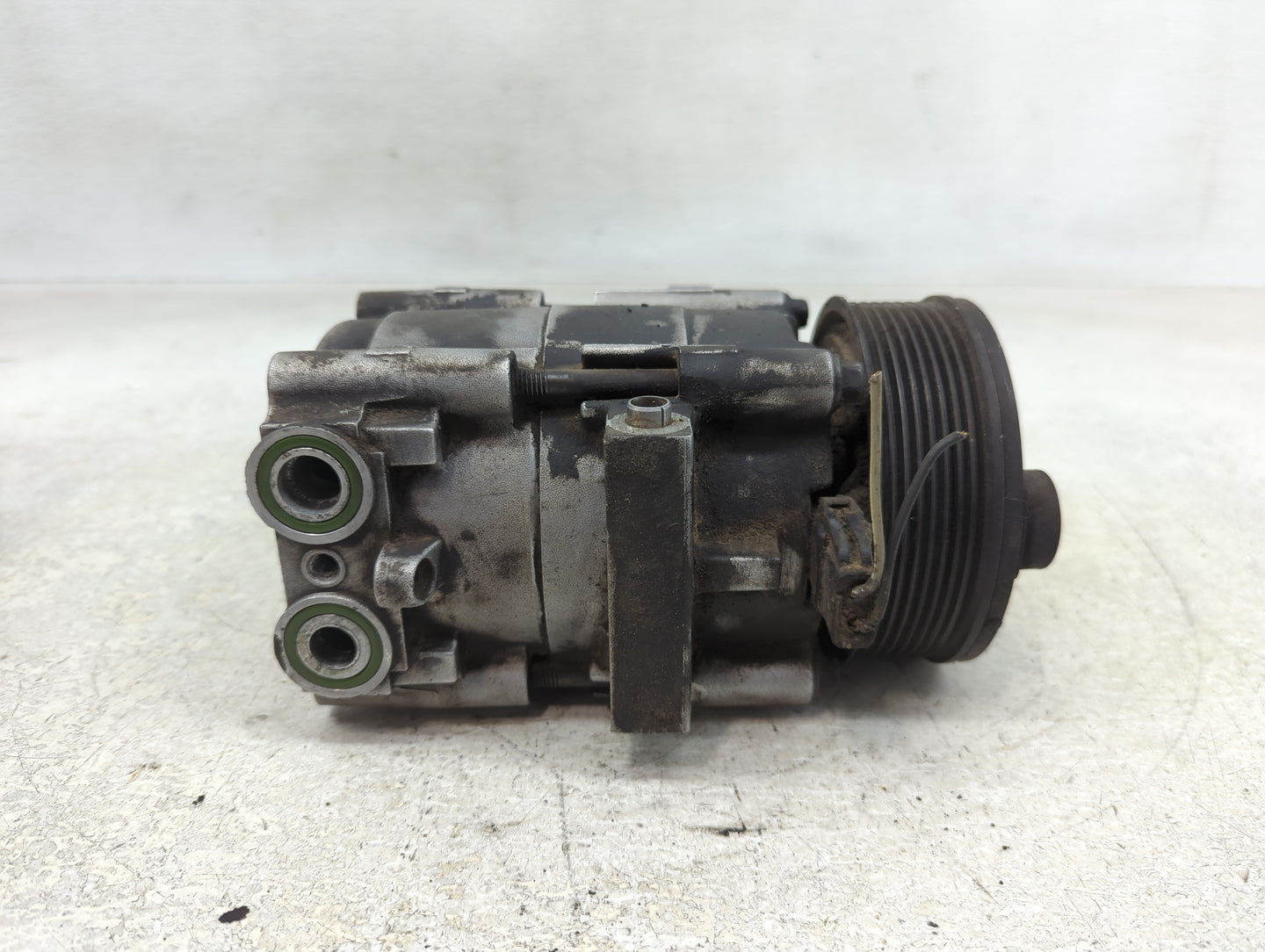 1997-2002 Ford Expedition Air Conditioning A/c Ac Compressor Oem - Oemusedautoparts1.com