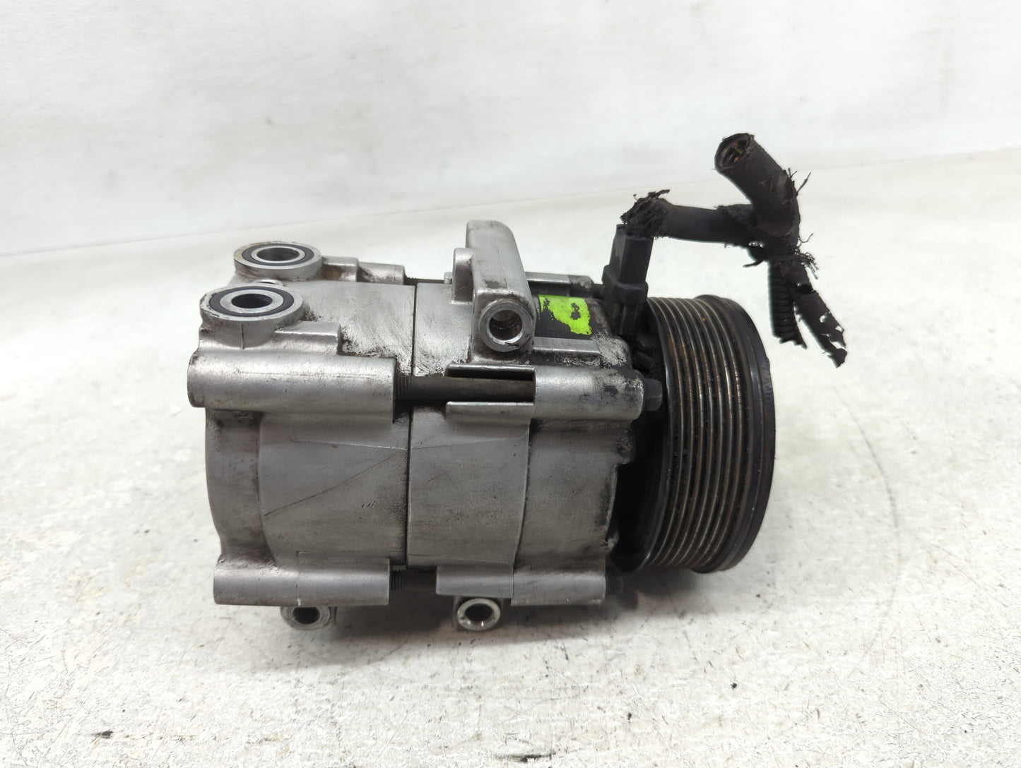 1997-2002 Ford Expedition Air Conditioning A/c Ac Compressor Oem - Oemusedautoparts1.com