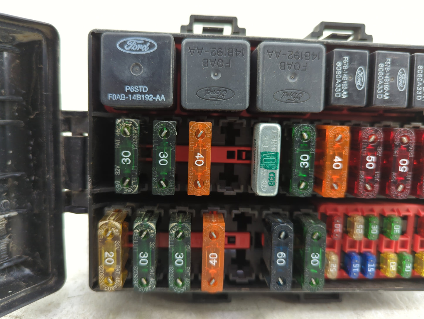 1998 Ford Expedition Fusebox Fuse Box Panel Relay Module P/N:F65B-14A003-C Fits OEM Used Auto Parts - Oemusedautoparts1.com