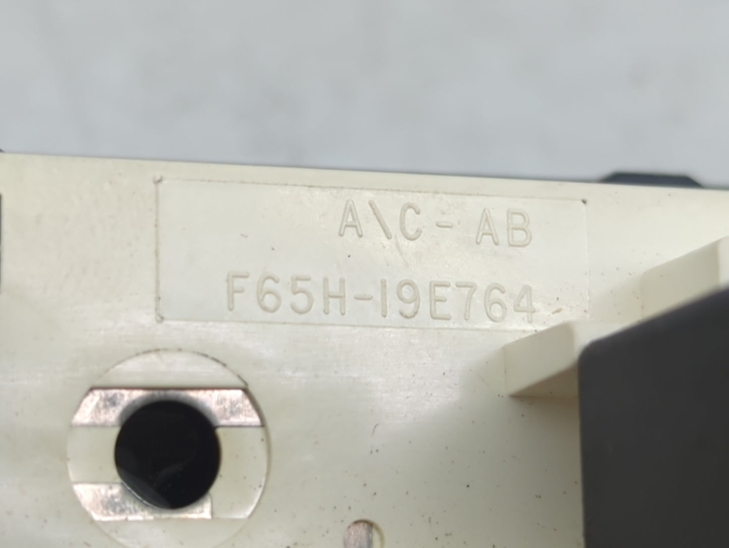1997-1998 Ford Expedition Climate Control Module Temperature AC/Heater Replacement P/N:F65H-19E764 Fits Fits 1997 1998 OEM U