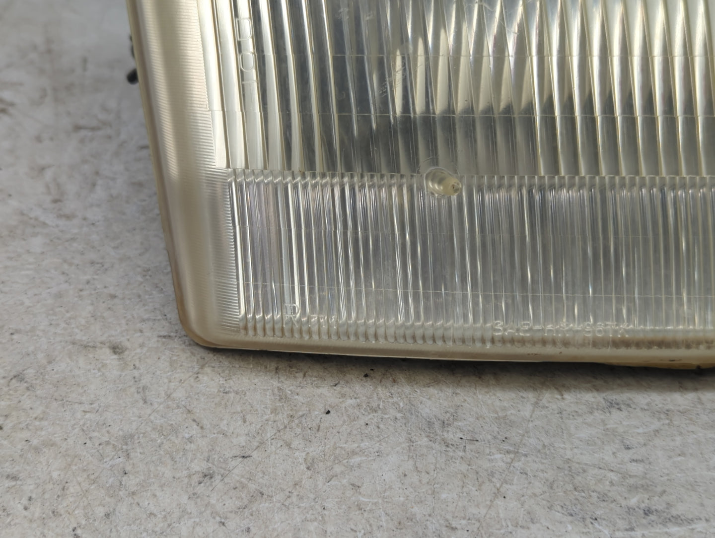 Ford Expedition Passenger Right Oem Head Light Headlight Lamp - Oemusedautoparts1.com