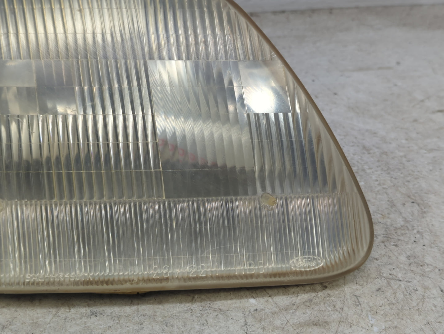 Ford Expedition Passenger Right Oem Head Light Headlight Lamp - Oemusedautoparts1.com