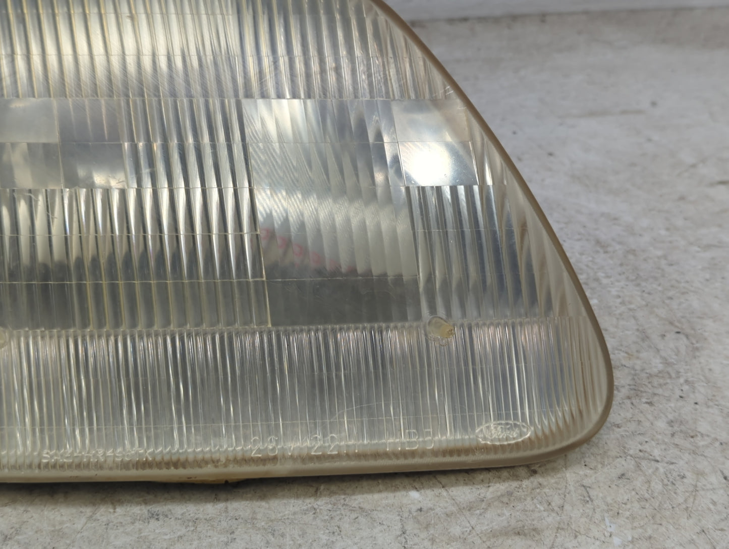 Ford Expedition Passenger Right Oem Head Light Headlight Lamp - Oemusedautoparts1.com