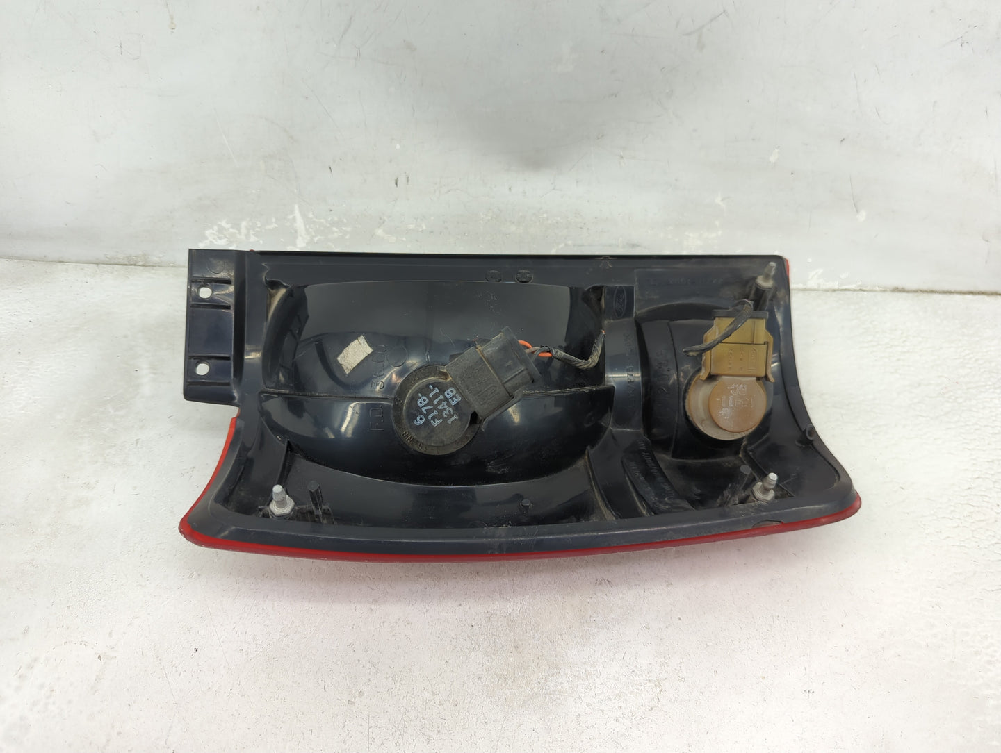 1997-2002 Ford Expedition Tail Light Assembly Passenger Right OEM Fits Fits 1997 1998 1999 2000 2001 2002 OEM Used Auto Part