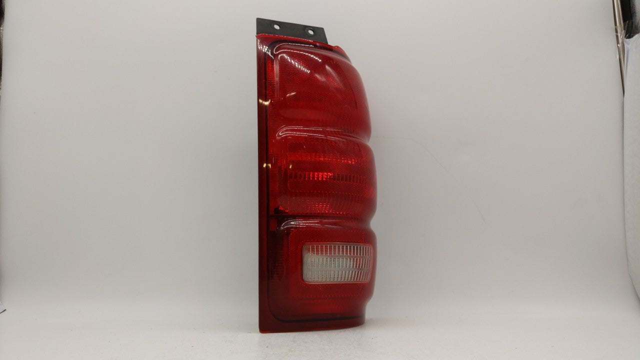 1997-2002 Ford Expedition Tail Light Assembly Passenger Right OEM Fits Fits 1997 1998 1999 2000 2001 2002 OEM Used Auto Part
