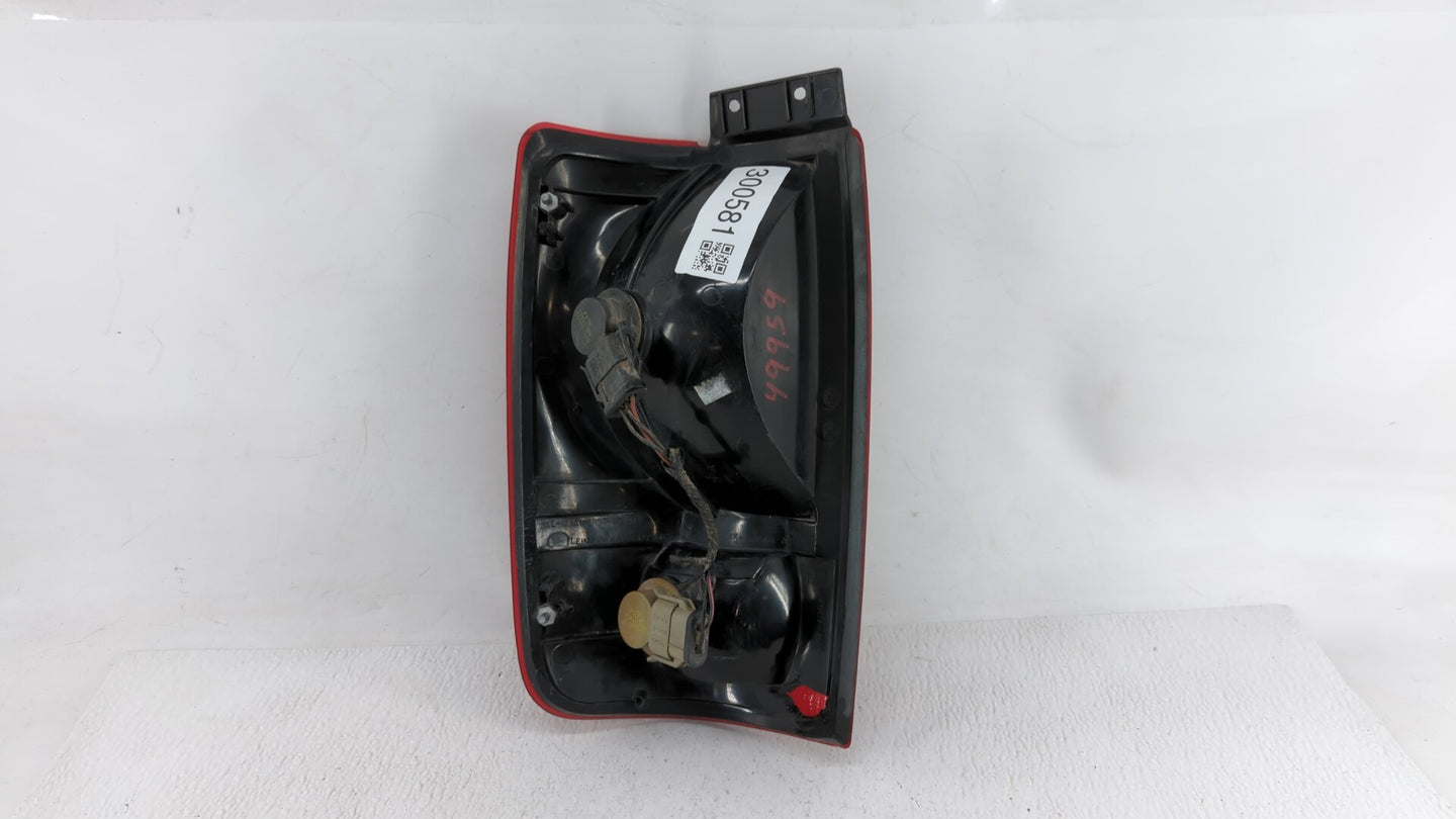 1997-2002 Ford Expedition Tail Light Assembly Passenger Right OEM Fits Fits 1997 1998 1999 2000 2001 2002 OEM Used Auto Part