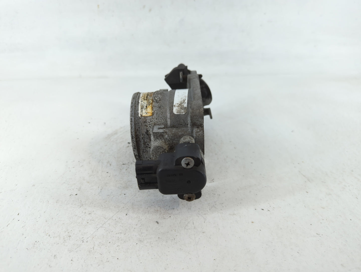 1997-1998 Ford Expedition Throttle Body Fits Fits 1997 1998 OEM Used Auto Parts - Oemusedautoparts1.com