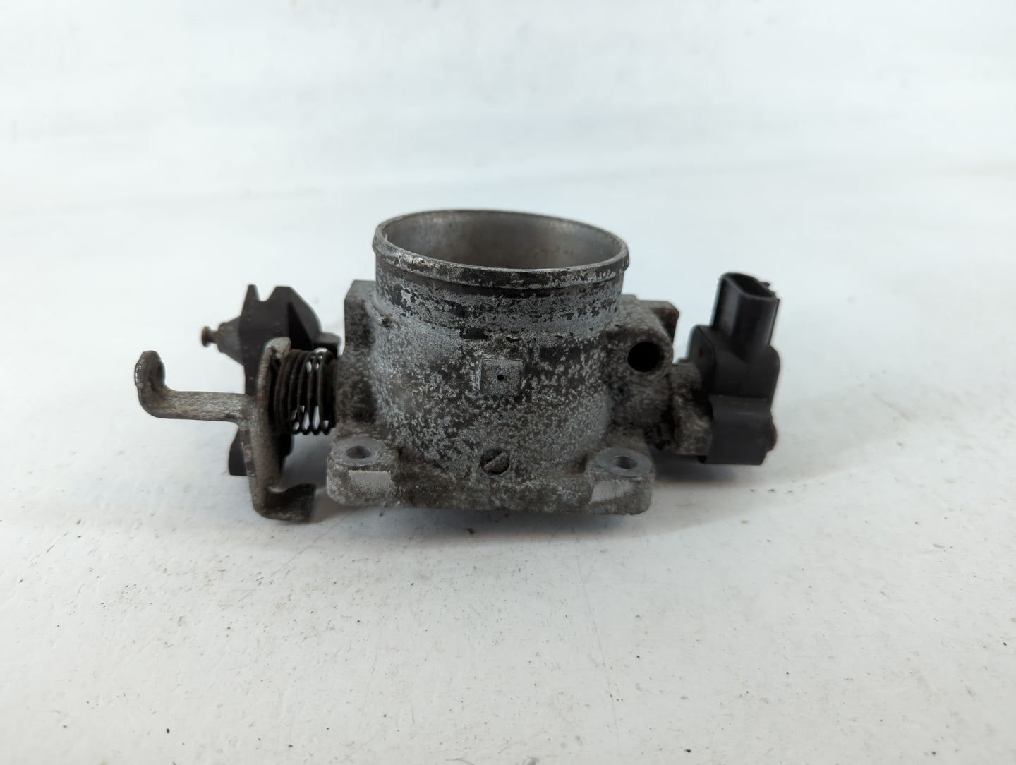 1997-1998 Ford Expedition Throttle Body Fits Fits 1997 1998 OEM Used Auto Parts - Oemusedautoparts1.com