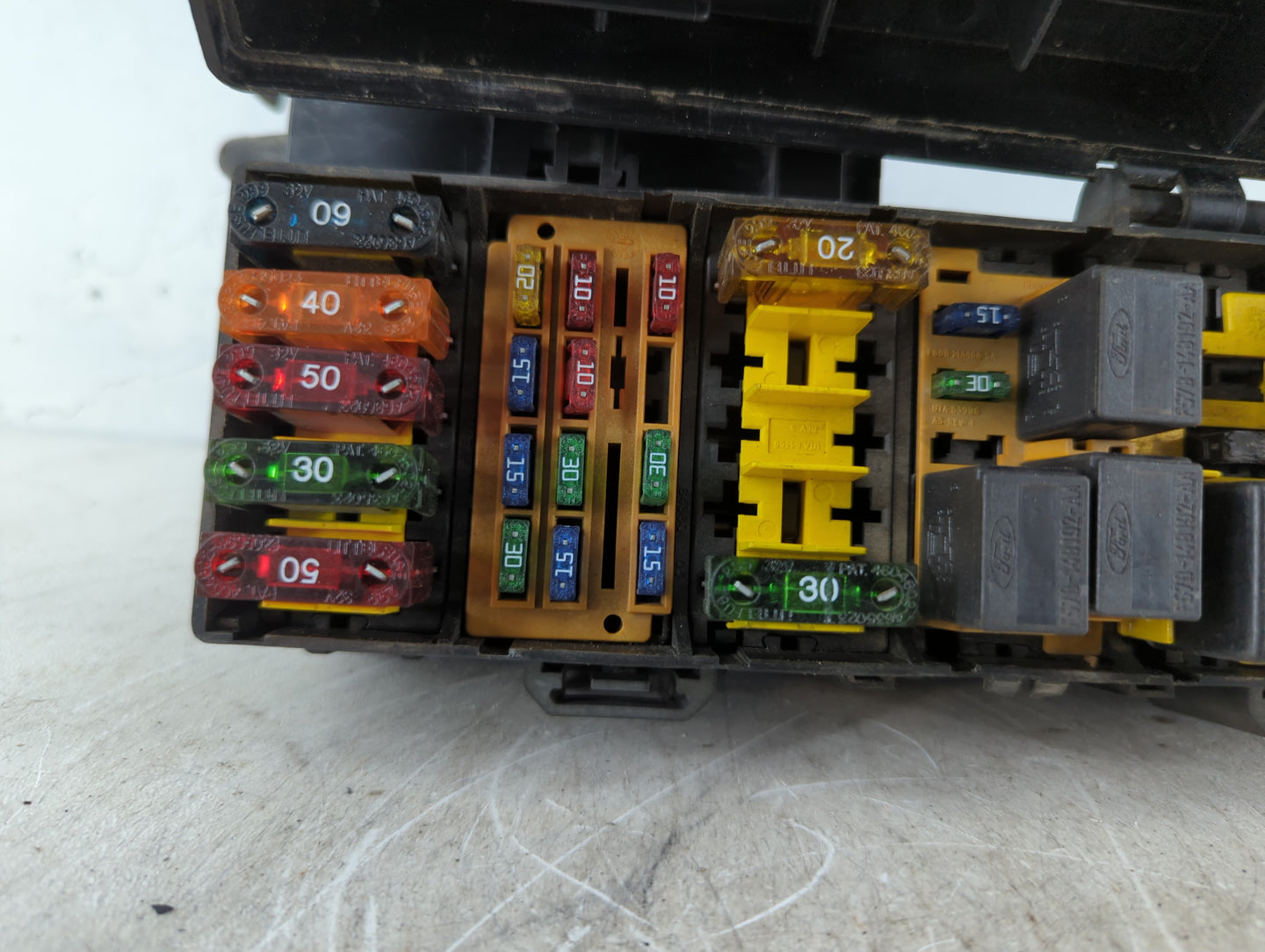 1998 Ford Explorer Fusebox Fuse Box Panel Relay Module Fits OEM Used Auto Parts - Oemusedautoparts1.com