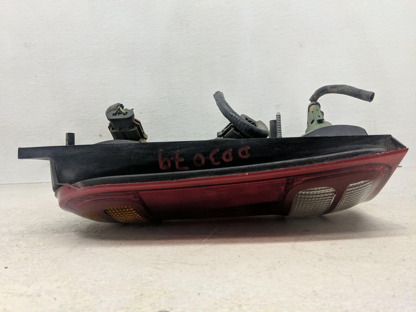 1998 Ford Explorer Tail Light Assembly Driver Left OEM Fits OEM Used Auto Parts - Oemusedautoparts1.com