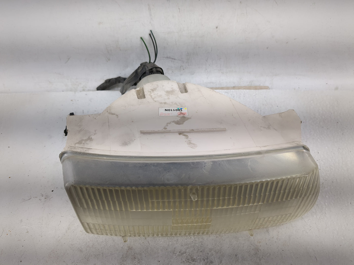 1995-2001 Ford Explorer Passenger Right Oem Head Light Headlight Lamp - Oemusedautoparts1.com