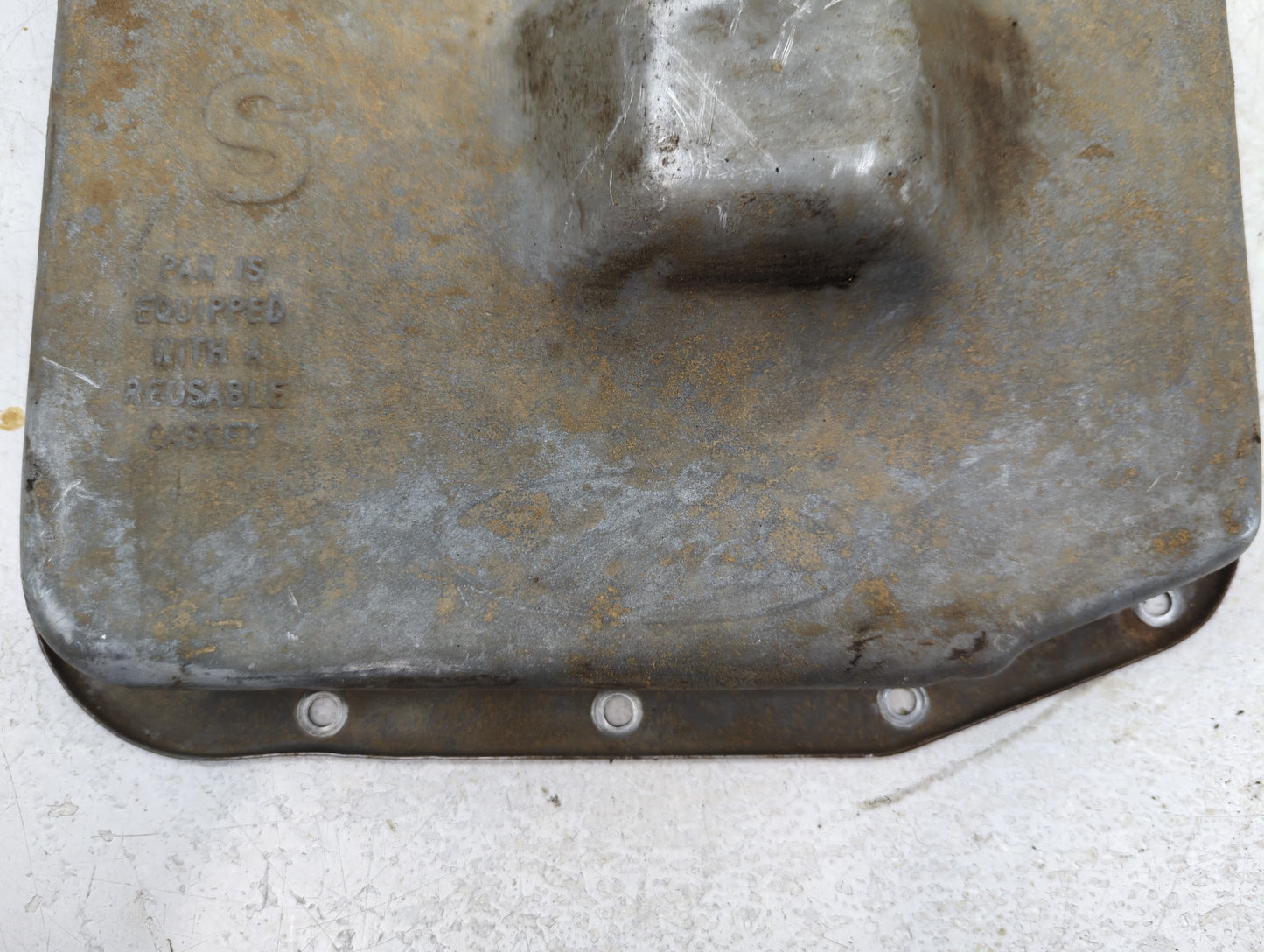 1998-2001 Ford Explorer Engine Oil Pan P/N:1738 Fits Fits 1998 1999 2000 2001 OEM Used Auto Parts - Oemusedautoparts1.com