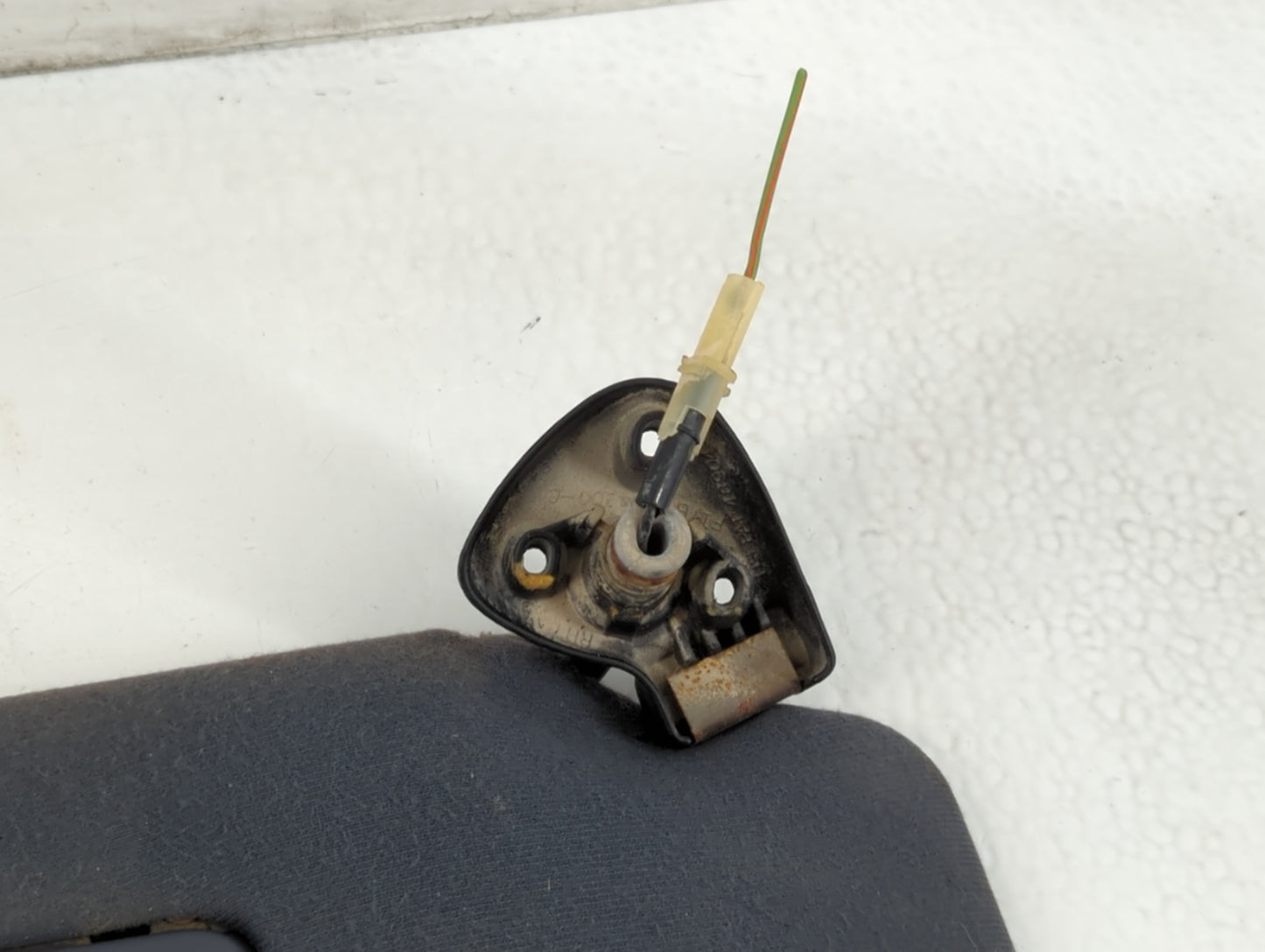 1998 Ford Explorer Sun Visor Shade Replacement Passenger Right Mirror Fits OEM Used Auto Parts - Oemusedautoparts1.com